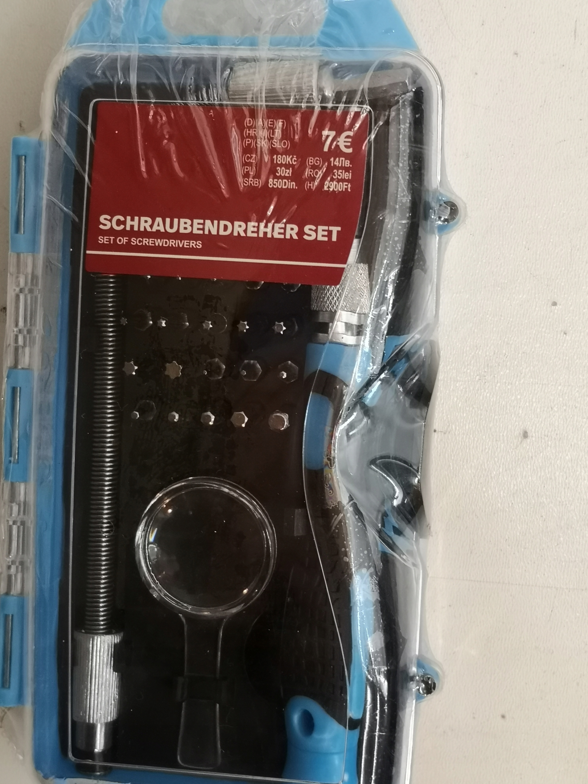 15595918595