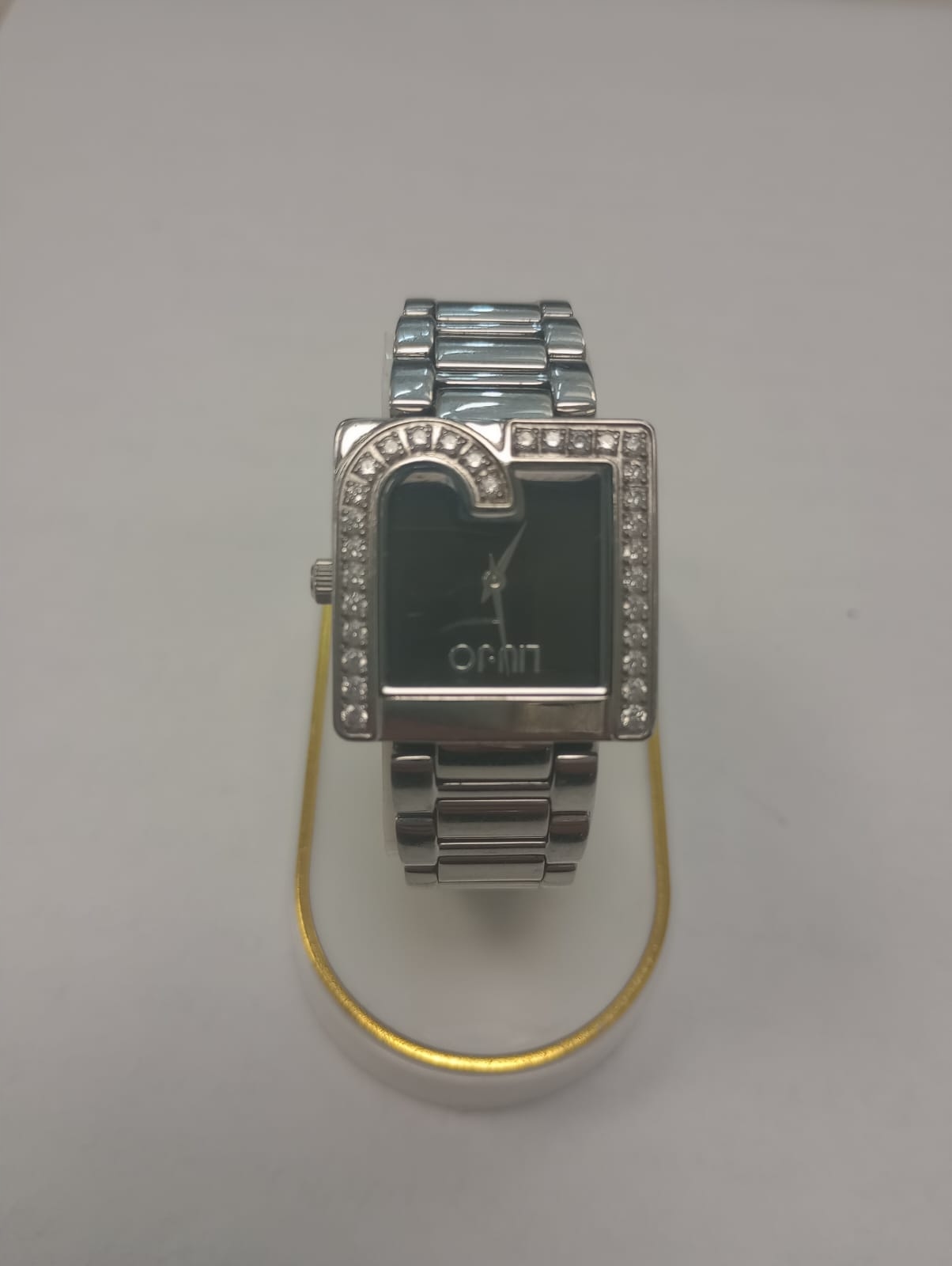 15952973174