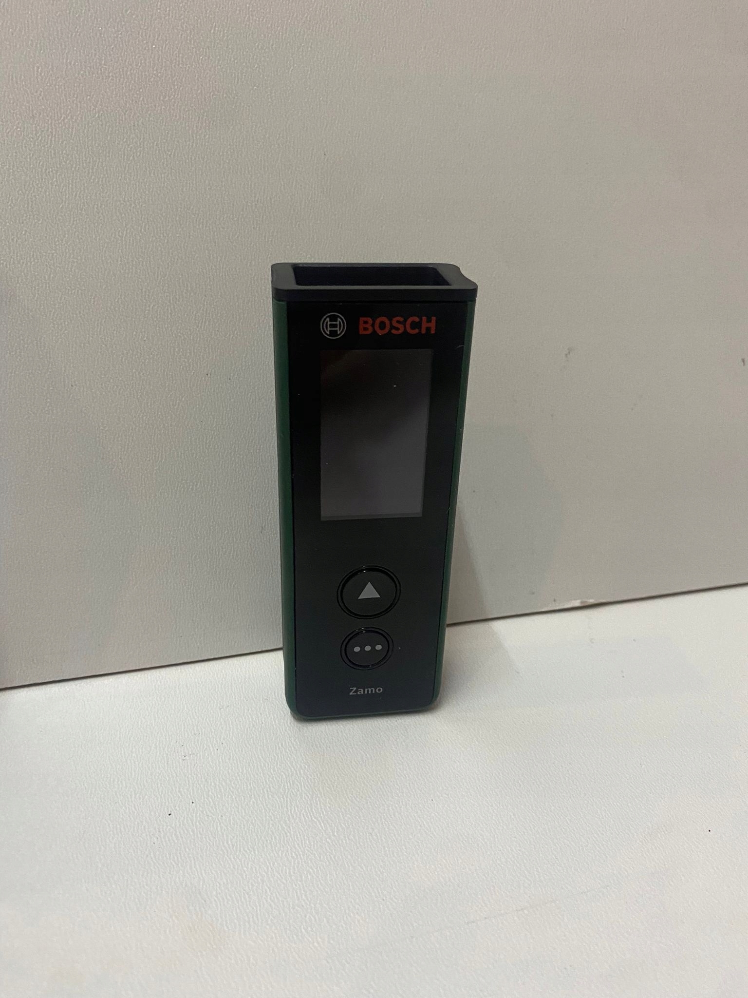 16084677501