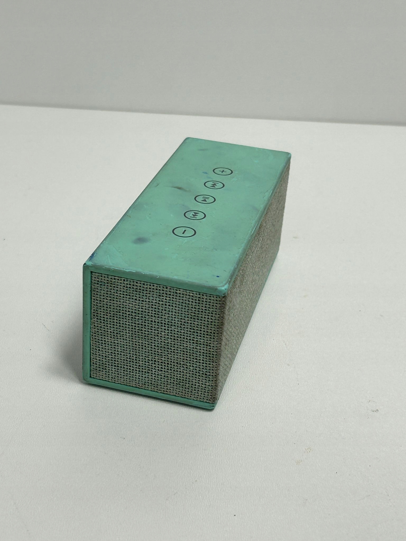 16767305160