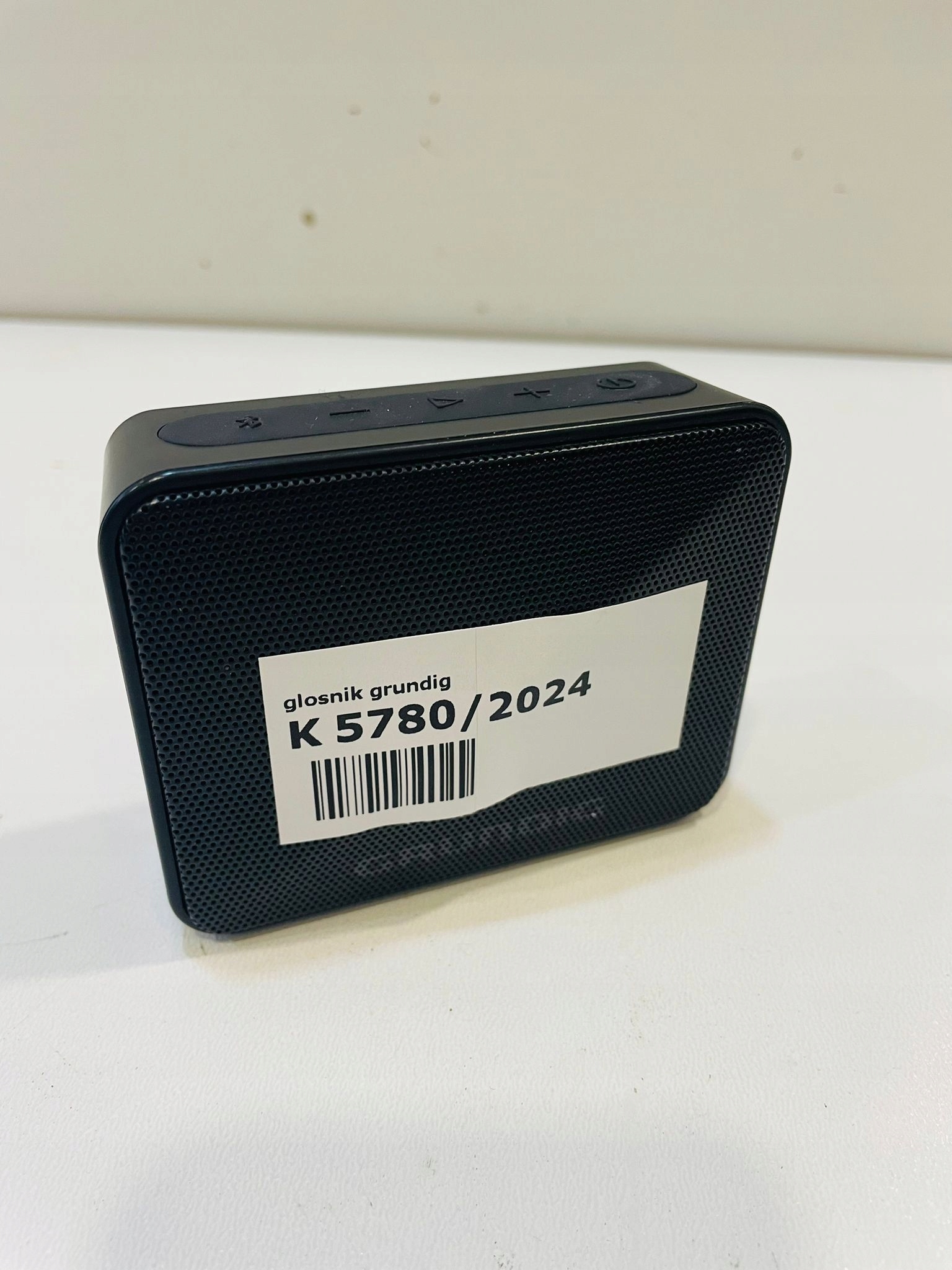 16982332404