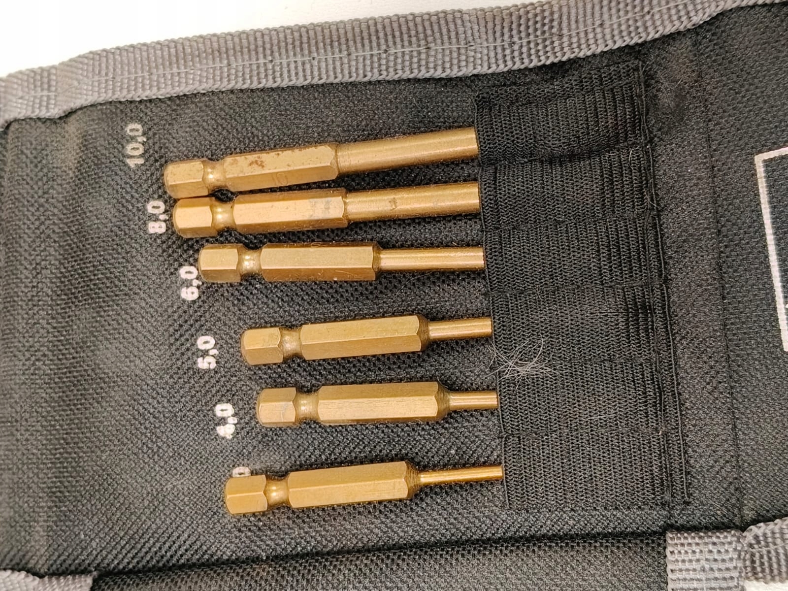 17517818513